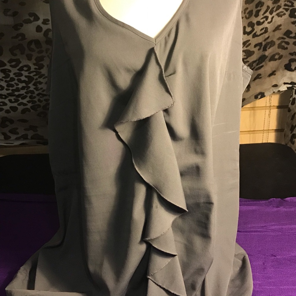 EUC Maternity Large Grey Faux Silk Tank w Ruffles